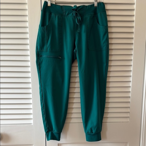 HeartSoul Pants - HEARTSOUL hunter green jogger size medium petite